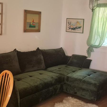 Charismatic Garden Cottage With Sea View 로크바 로고즈니차 외부 사진