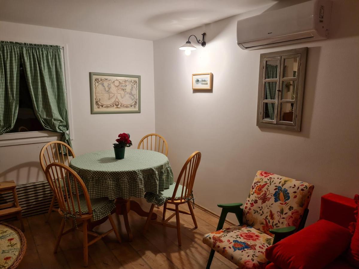 Charismatic Garden Cottage With Sea View 로크바 로고즈니차 외부 사진