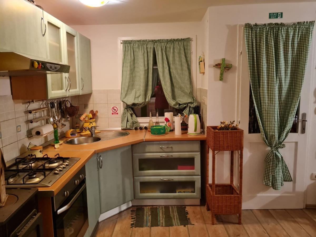 Charismatic Garden Cottage With Sea View 로크바 로고즈니차 외부 사진