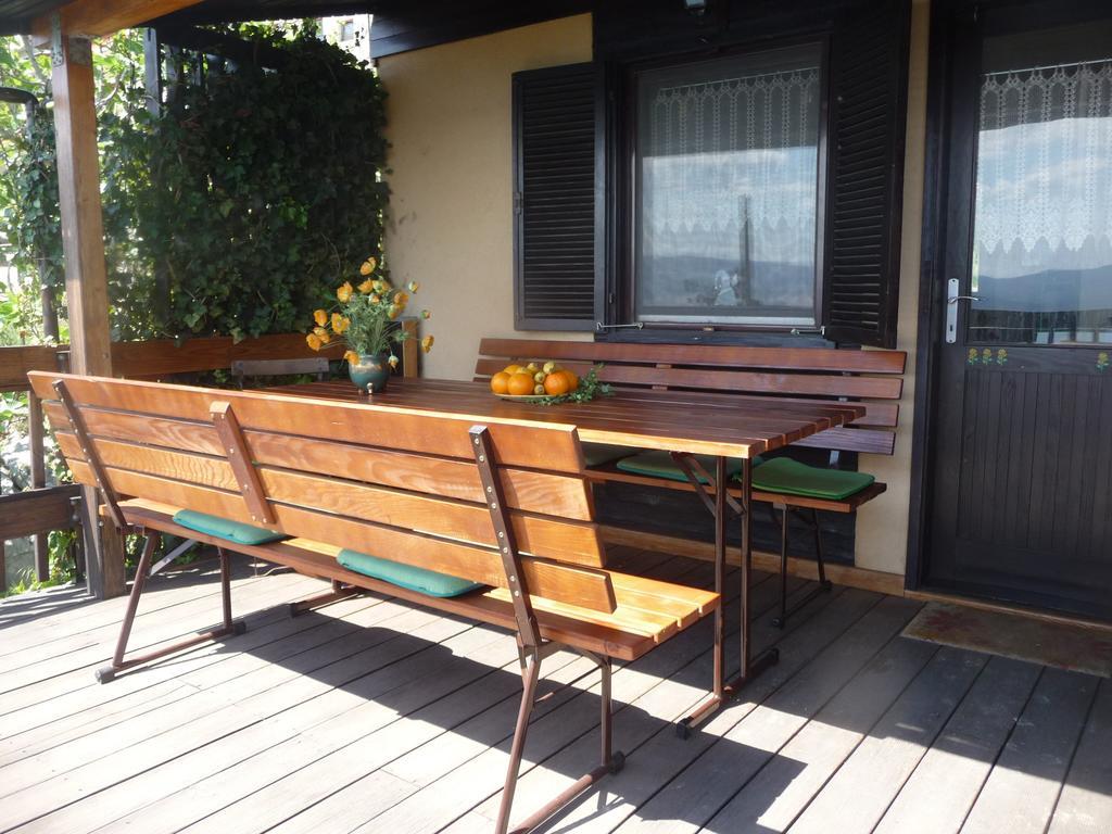 Charismatic Garden Cottage With Sea View 로크바 로고즈니차 외부 사진